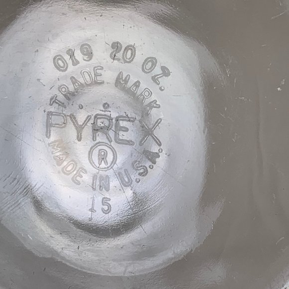 Pyrex Vintage Round Clear Glass Dish with Lid #019 - Picture 7 of 9